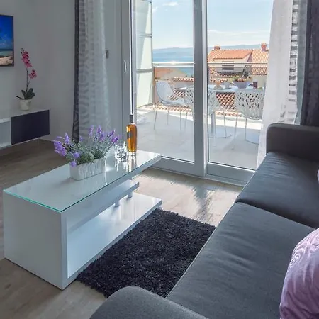 Apartments The Seasons Residence Omis Room photo