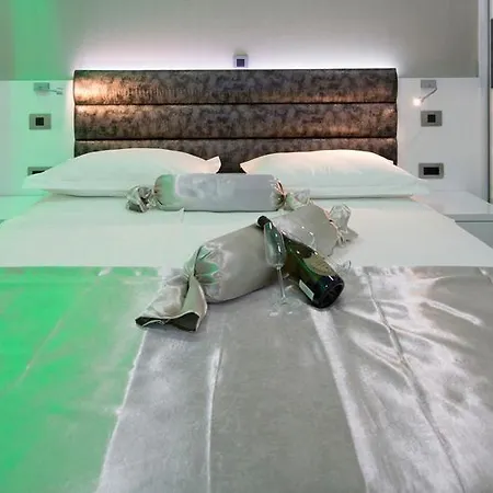 Apartments The Seasons Residence Omis Room photo