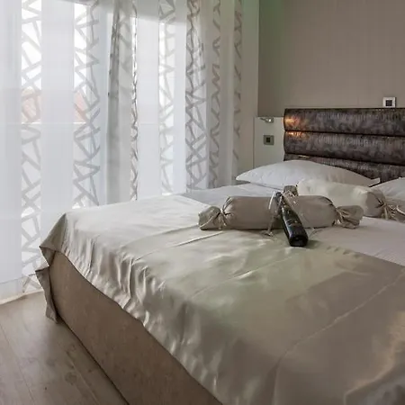 Apartments The Seasons Residence Omis Room photo