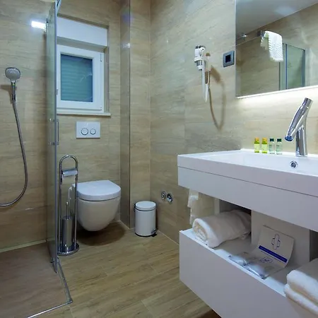 Apartments The Seasons Residence Omis Exterior photo
