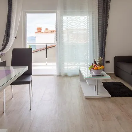 Apartments The Seasons Residence Omis Exterior photo