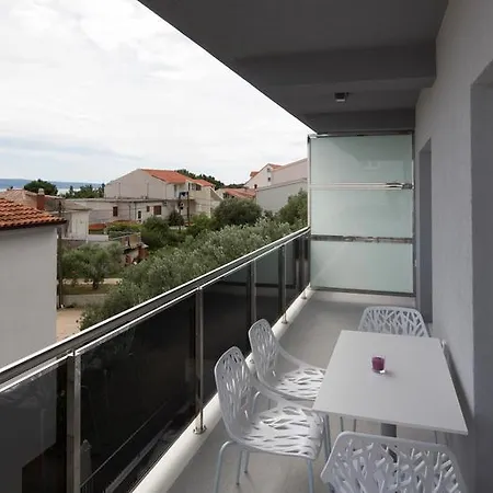 Apartments The Seasons Residence Omis Exterior photo