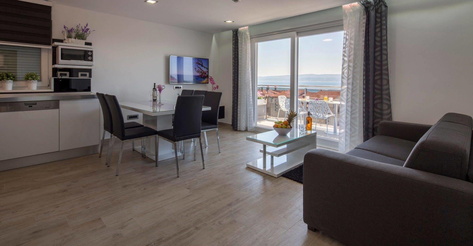 The Seasons Apartment *