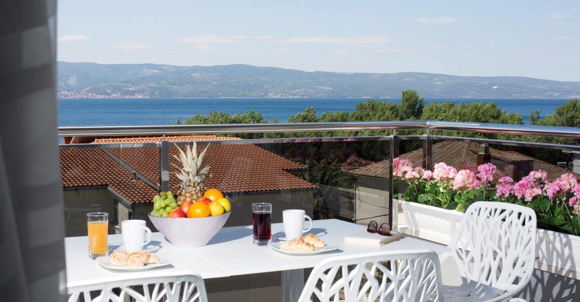 The Seasons * Omis